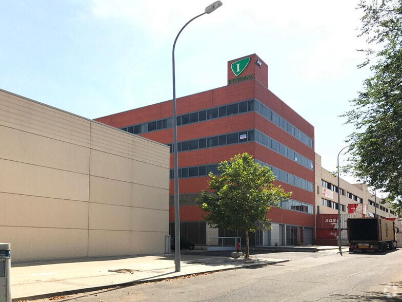 Calle de Mario Roso de Luna, 29, Madrid, Madrid for sale - Building Photo - Image 2 of 11