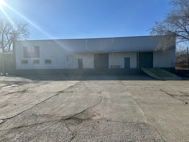 1310 Guinotte Ave, Kansas City, MO for lease - Building Photo - Image 2 of 26