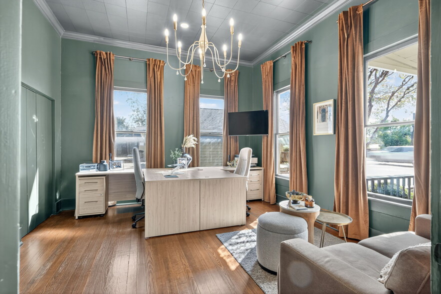 930 E Blanco Rd, Boerne, TX for lease - Building Photo - Image 3 of 22