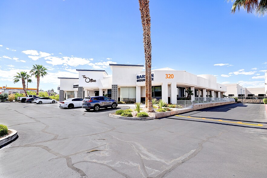 320-340 E Warm Springs Rd, Las Vegas, NV for lease - Building Photo - Image 2 of 25