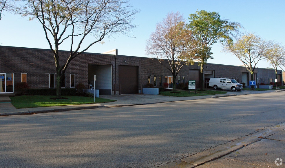1341-1371 Howard St, Elk Grove Village, IL for sale - Building Photo - Image 3 of 5