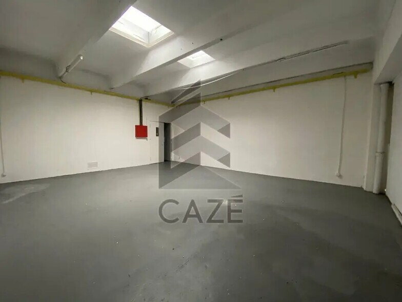 Flex in Artigues-près-Bordeaux for lease - Building Photo - Image 1 of 9