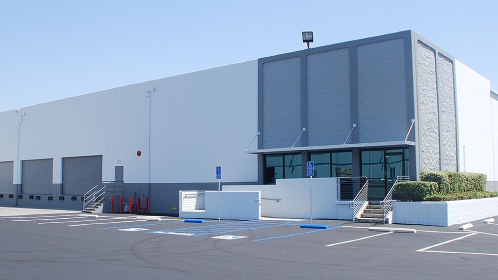 8190 Byron Rd, Whittier, CA for lease - Primary Photo - Image 1 of 4