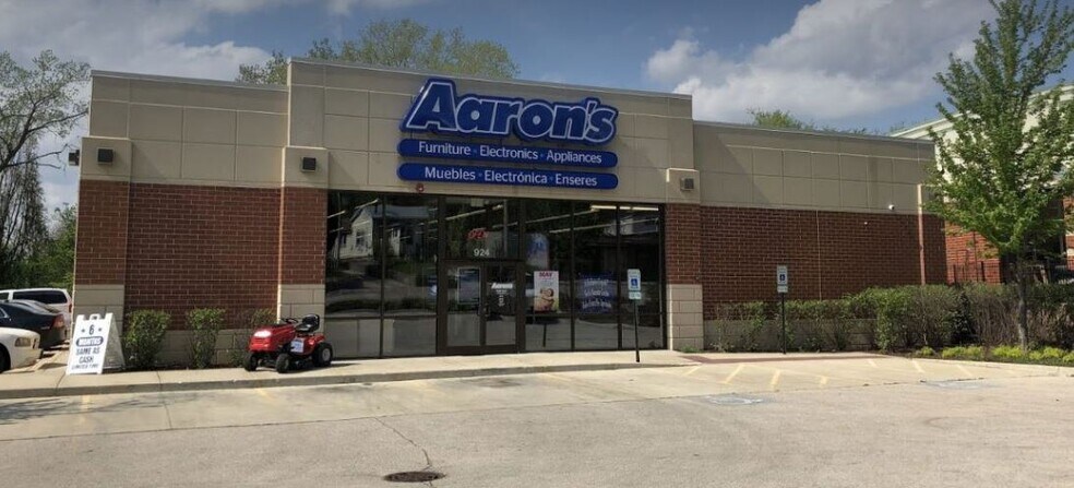 924 E New York St, Aurora, IL for sale - Building Photo - Image 1 of 1