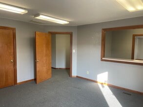 5162 E Stop 11 Rd, Indianapolis, IN for lease Interior Photo- Image 2 of 15