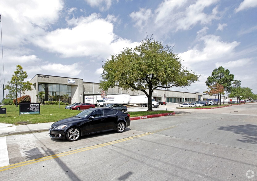 9500-9540 Clay Rd, Houston, TX for lease - Building Photo - Image 3 of 19