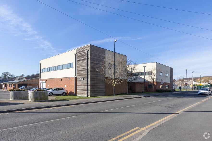 2 Whitaker Rd, Coventry for sale - Primary Photo - Image 1 of 1