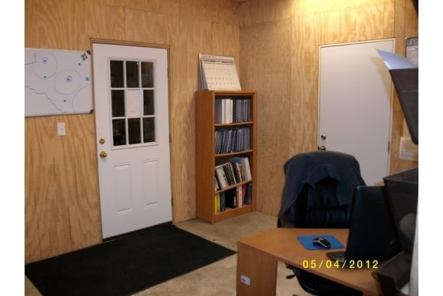 200 N Manthey St, Cleveland, TX for lease - Building Photo - Image 3 of 6