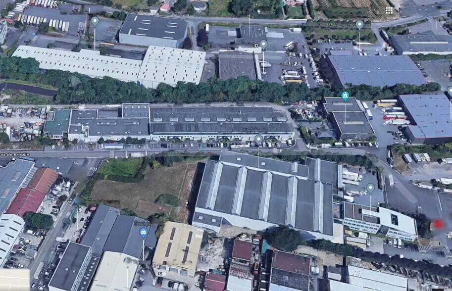 Industrial in Le Thillay for lease - Building Photo - Image 3 of 25