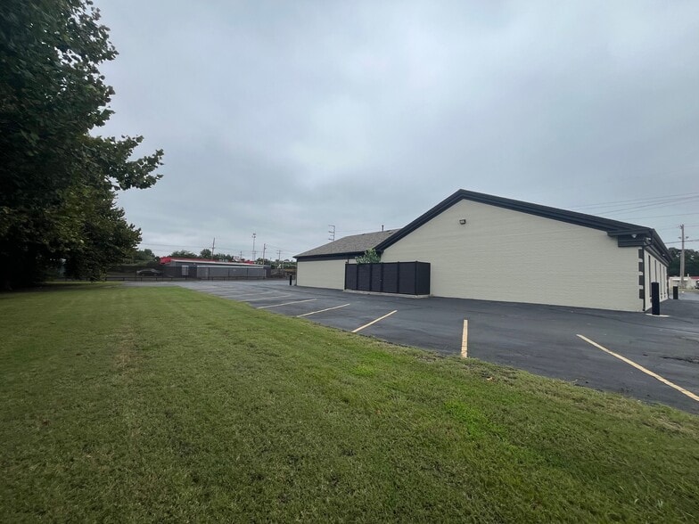 1001 N Council Rd, Oklahoma City, OK for sale - Building Photo - Image 2 of 10