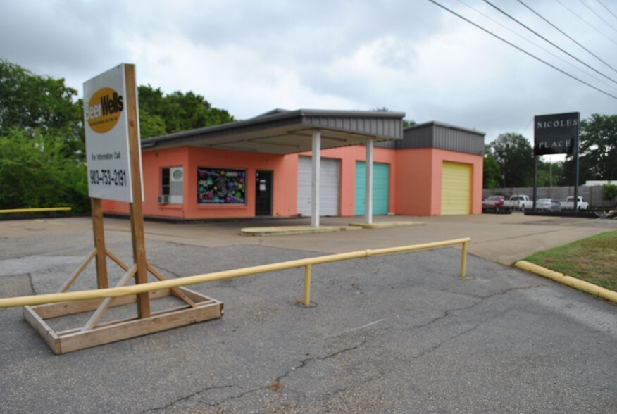 1714 Pine Tree Rd, Longview, TX 75604