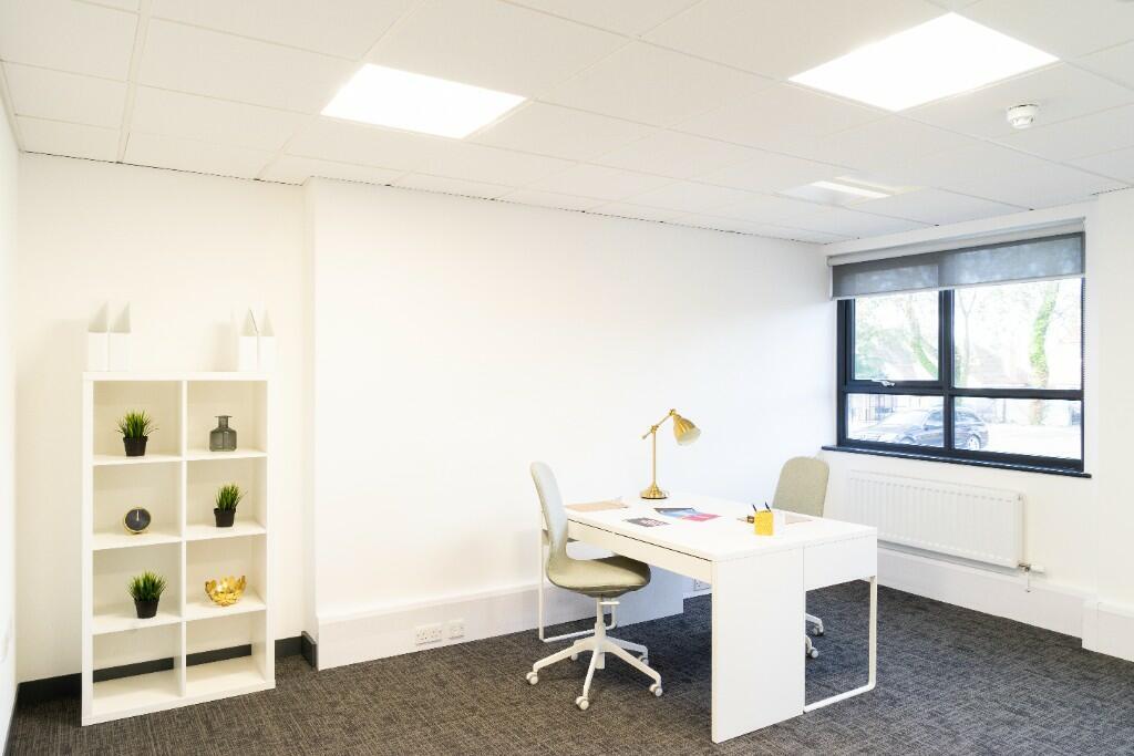 Courtwick Lane, Littlehampton for lease Interior Photo- Image 1 of 6