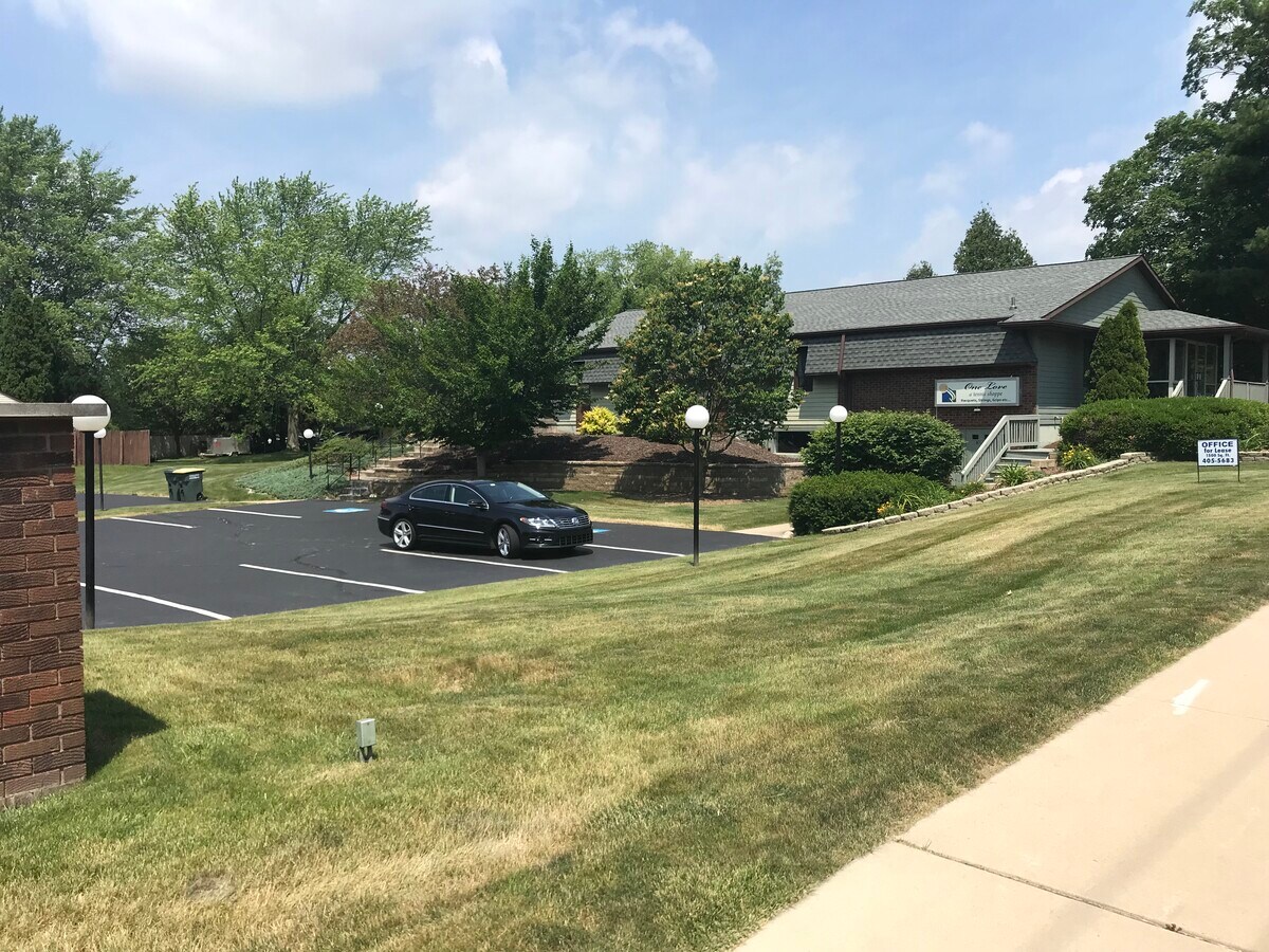 2403 Campbell St, Valparaiso, IN 46385