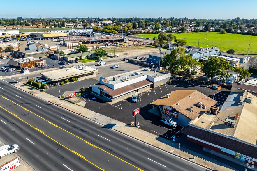 1023 E F St, Oakdale, CA for sale - Aerial - Image 3 of 11
