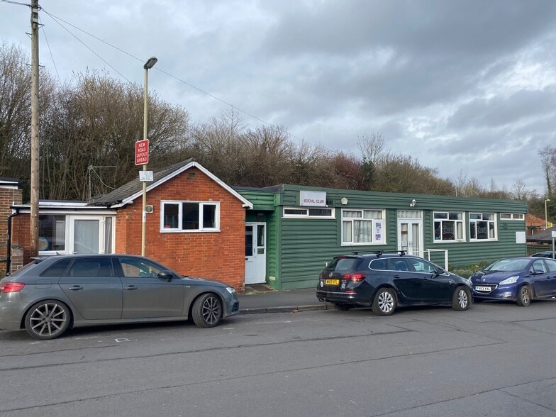 Station Appr, Andover for sale - Building Photo - Image 2 of 3