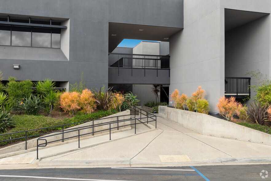 7807 Convoy Ct, San Diego, CA for lease - Building Photo - Image 3 of 5