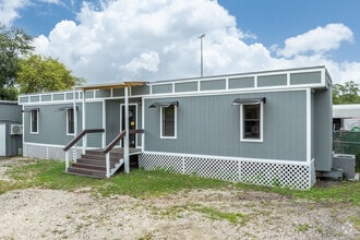 5021 Stepp Ave, Jacksonville, FL for lease Building Photo- Image 2 of 11