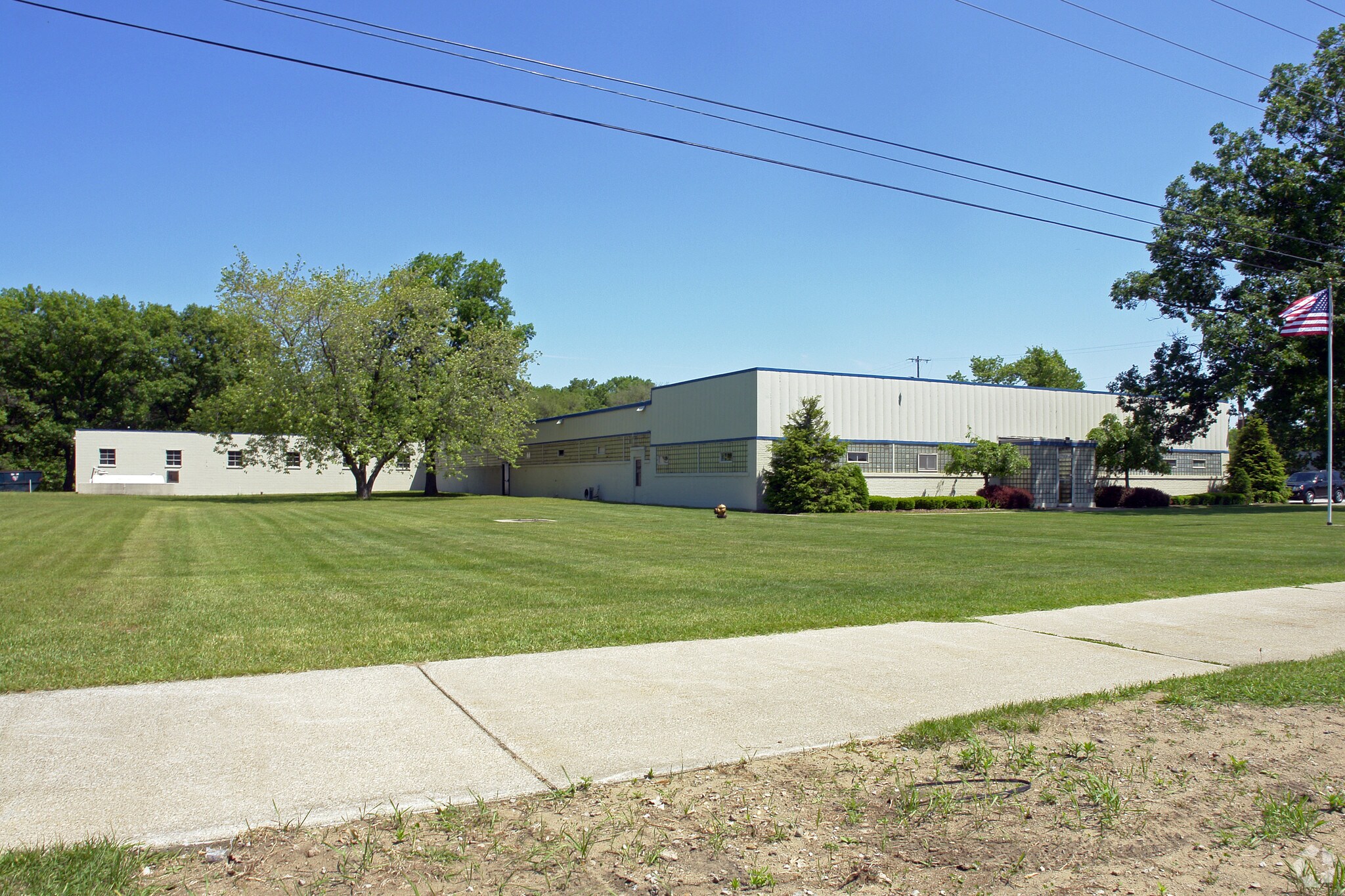 455 Douglas Ave, Holland, MI for sale Primary Photo- Image 1 of 1