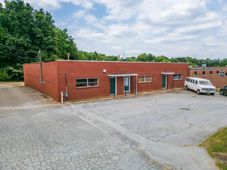 1930-1932 W Green Dr, High Point, NC for lease - Building Photo - Image 1 of 7