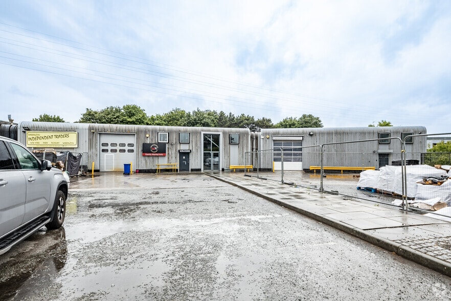 7 Bowood Ct, Warrington for lease - Building Photo - Image 2 of 3