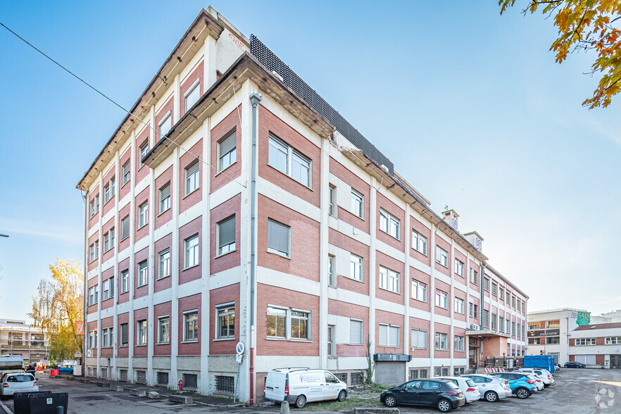 Office in Lyon for sale - Building Photo - Image 2 of 2