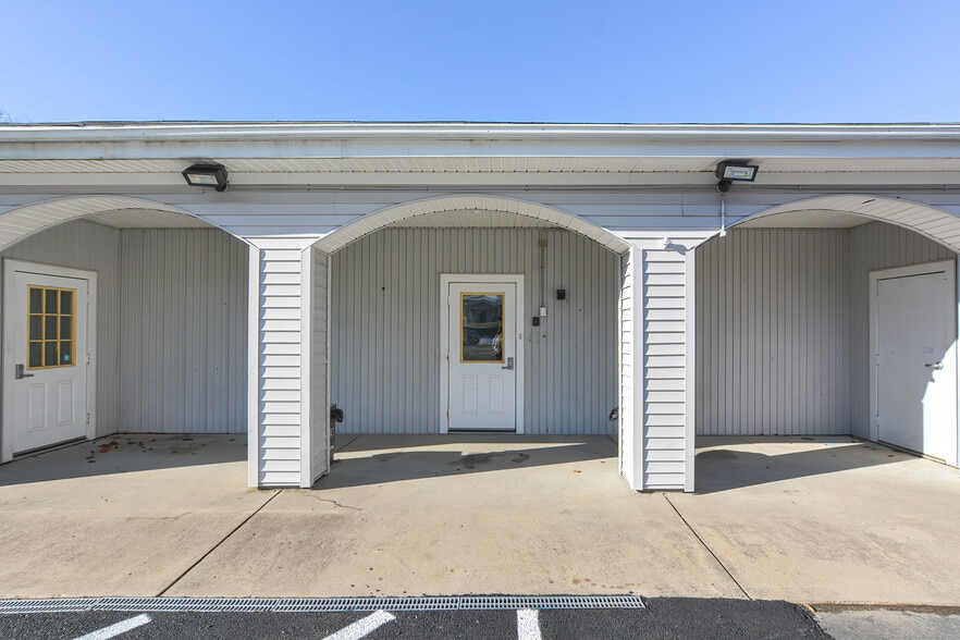 162 N Main St, Sharon, MA for lease - Building Photo - Image 3 of 16