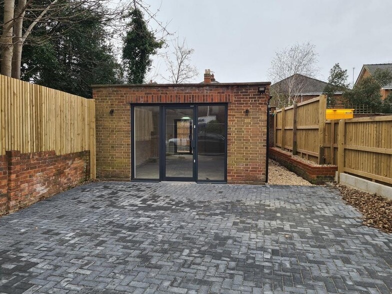 12 Ladymead, Guildford for lease - Building Photo - Image 1 of 3