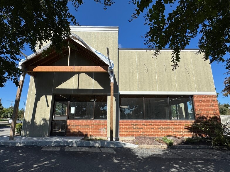 8801 Staples Mill Rd, Richmond, VA for lease - Building Photo - Image 1 of 5