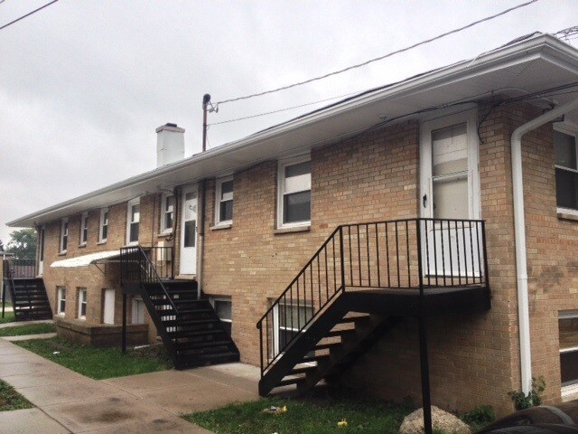 2206-2208 Hebron Ave, Zion, IL for sale Building Photo- Image 1 of 1