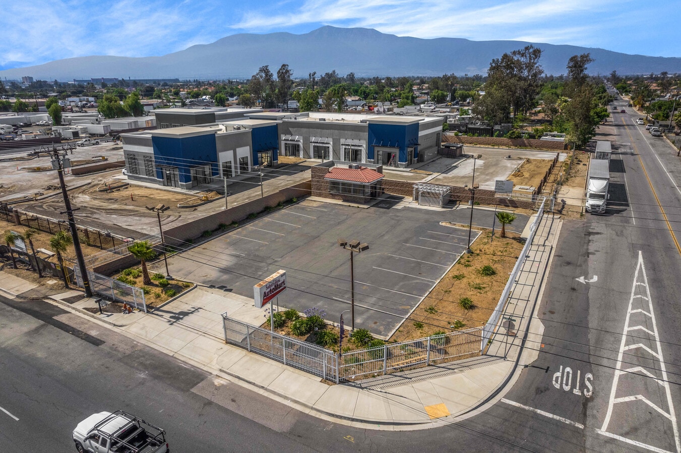 15290 Valley Blvd, Fontana, CA 92335