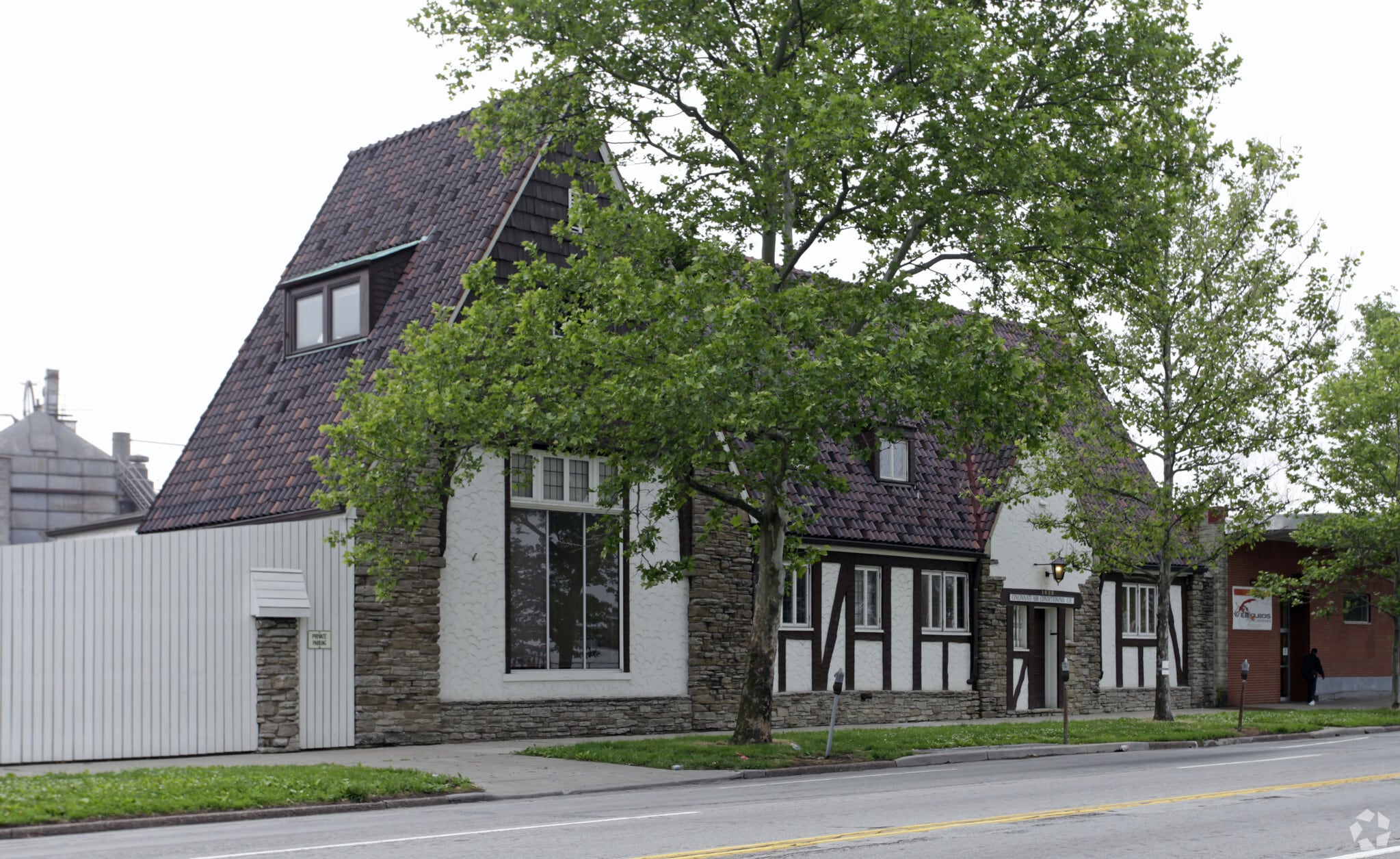 1816-1820 Central Pky, Cincinnati, OH for lease Primary Photo- Image 1 of 7