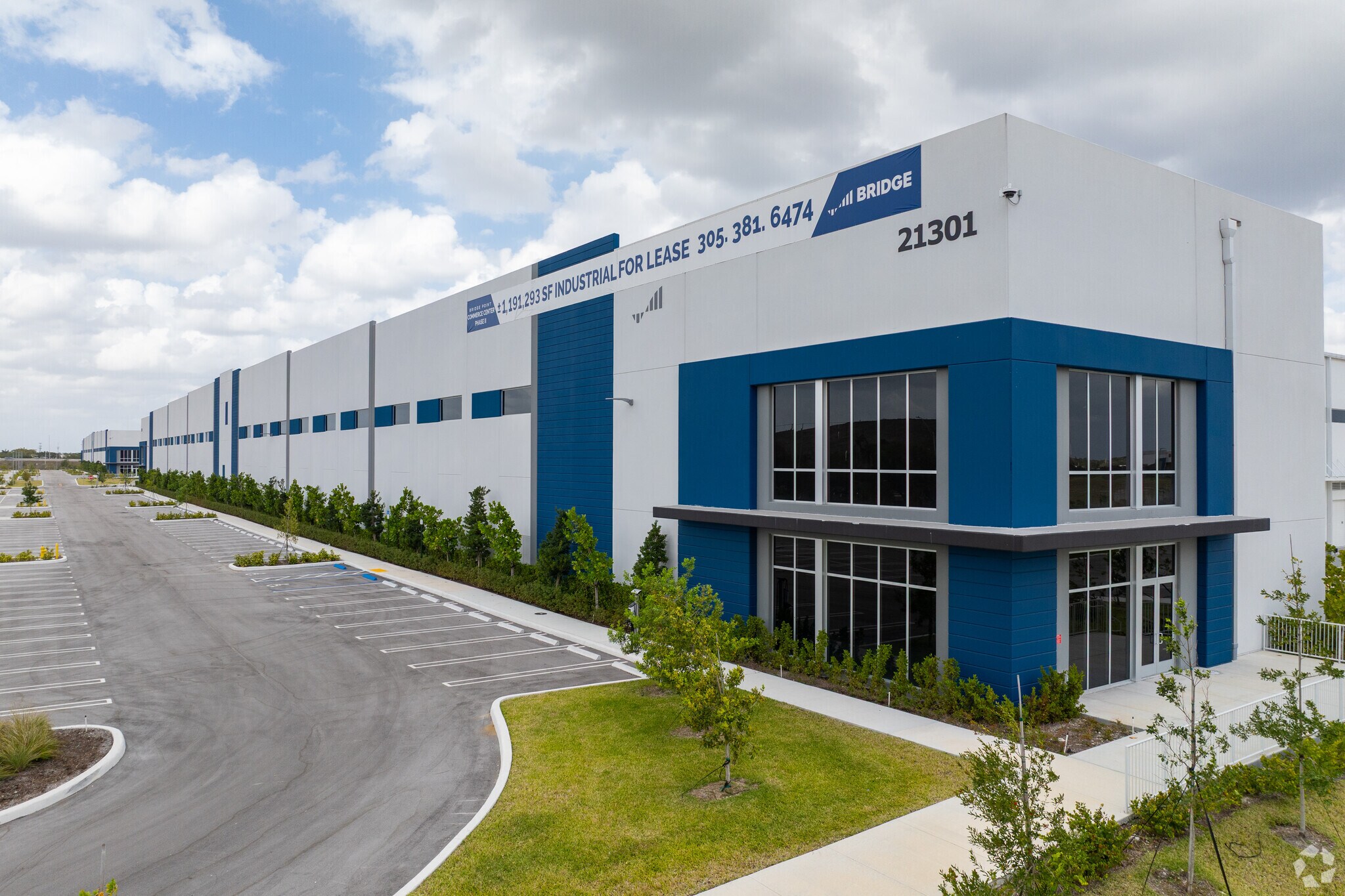 21301 NW 47th Ave, Miami Gardens, FL for lease Primary Photo- Image 1 of 23