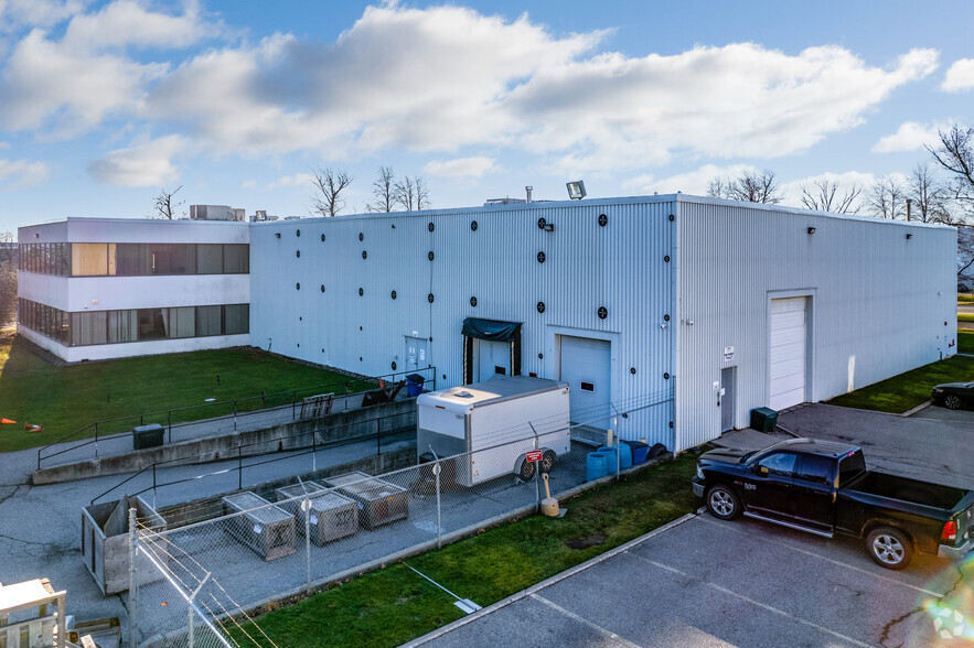 2505 Meadowvale Blvd, Mississauga, ON for lease - Building Photo - Image 3 of 4