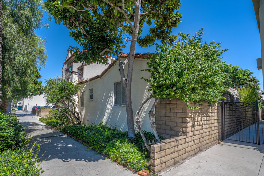 1423 & 1427 Euclid St, Santa Monica portfolio of 2 properties for sale on LoopNet.com - Primary Photo - Image 3 of 7