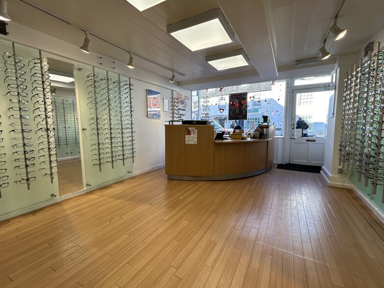 22-22A High St, Swindon for sale - Building Photo - Image 2 of 3