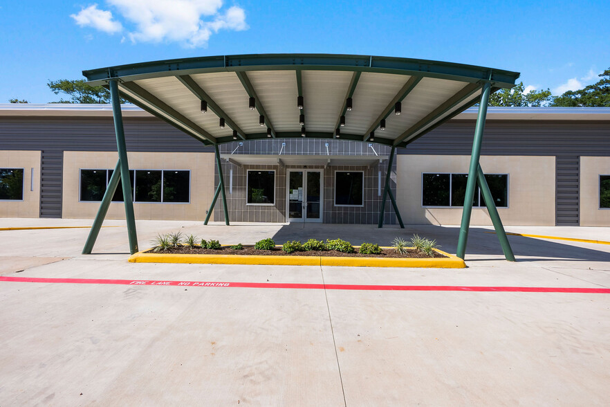 603 S Conroe Medical Dr, Conroe, TX for lease - Building Photo - Image 3 of 9