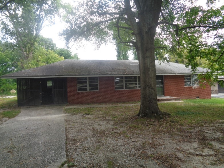 7010 S Sweetwater Rd, Lithia Springs, GA 30122