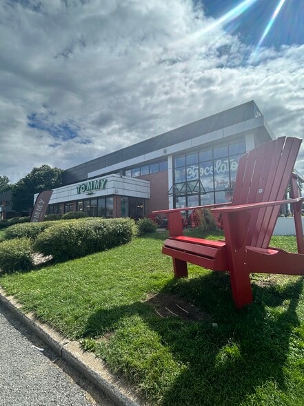 2327 Boul du Versant-Nord, Québec, QC for lease - Building Photo - Image 3 of 4