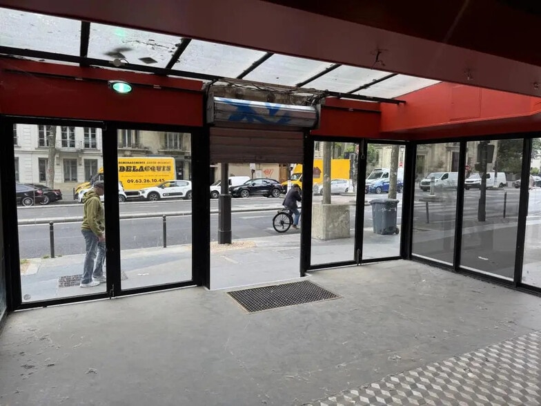 82 Boulevard Du Montparnasse, Paris for lease - Building Photo - Image 1 of 16