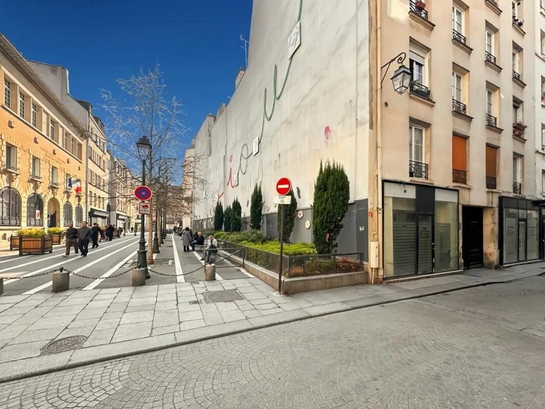  in Paris for sale Building Photo- Image 1 of 1