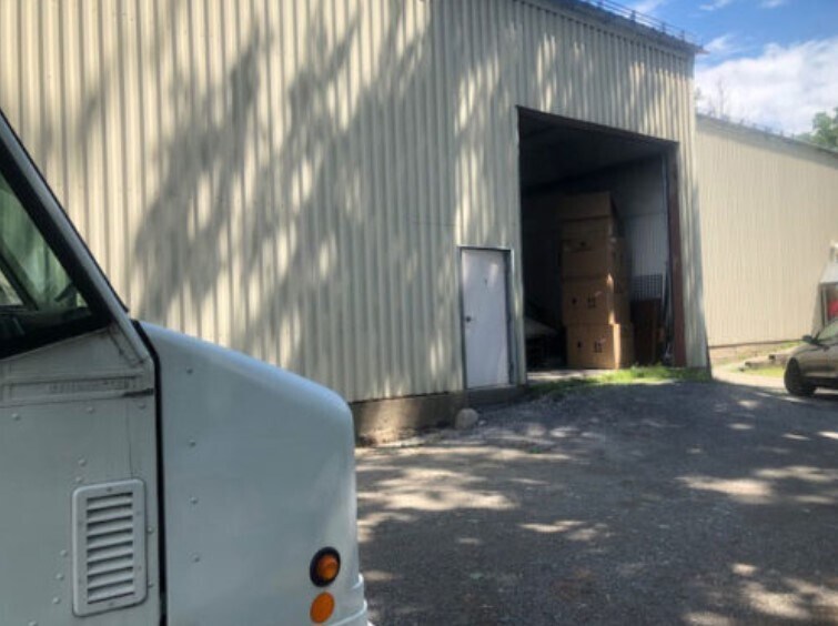 437 Lime Kiln Rd, South Burlington, VT 05403