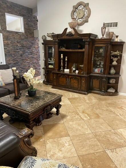 6121 W Foothill Dr, Glendale, AZ for sale - Interior Photo - Image 3 of 17