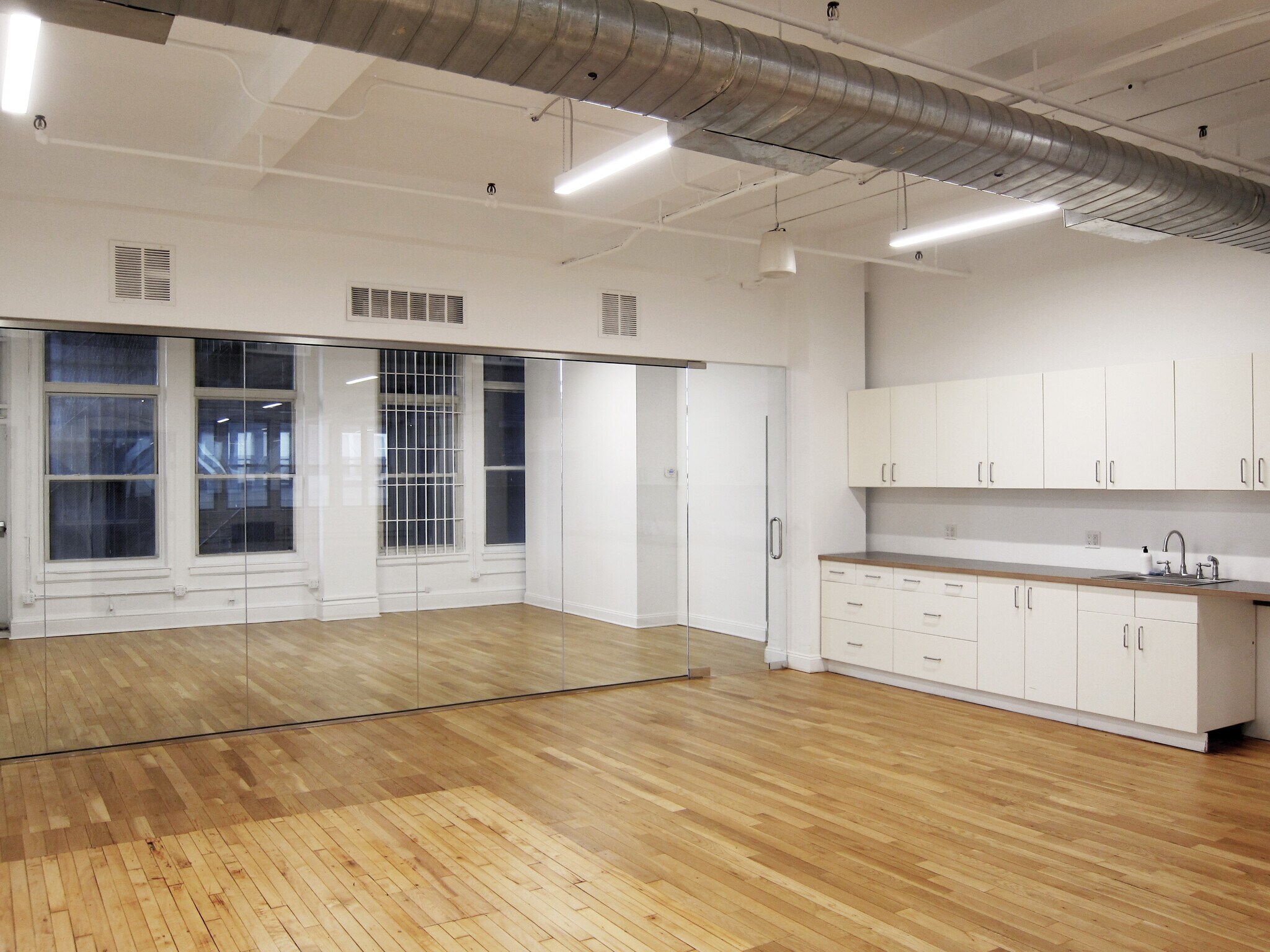 19-21 W 36th St, New York, NY for lease Interior Photo- Image 1 of 7