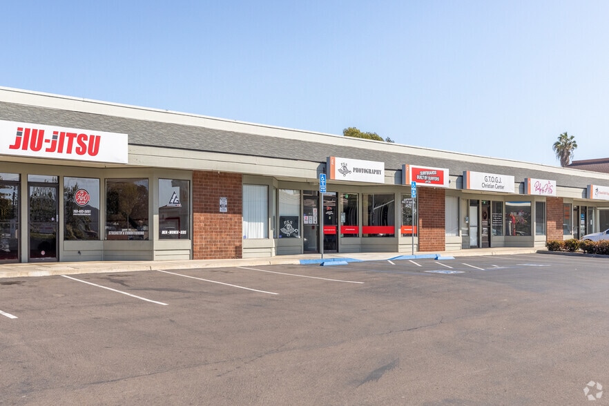 3375 Mission Ave, Oceanside, CA for lease - Building Photo - Image 3 of 7