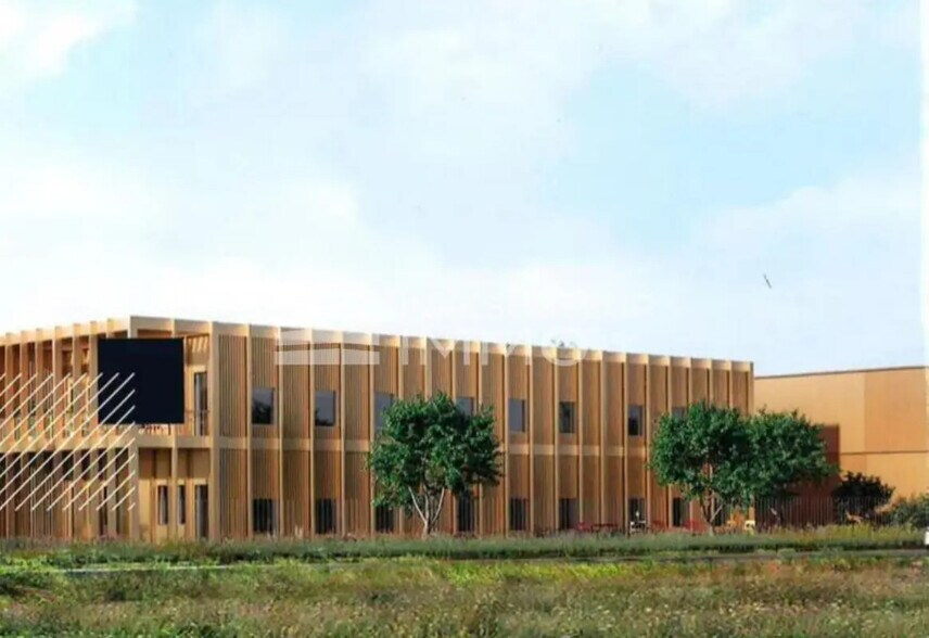 Flex in Montereau-sur-le-Jard for sale - Building Photo - Image 2 of 3