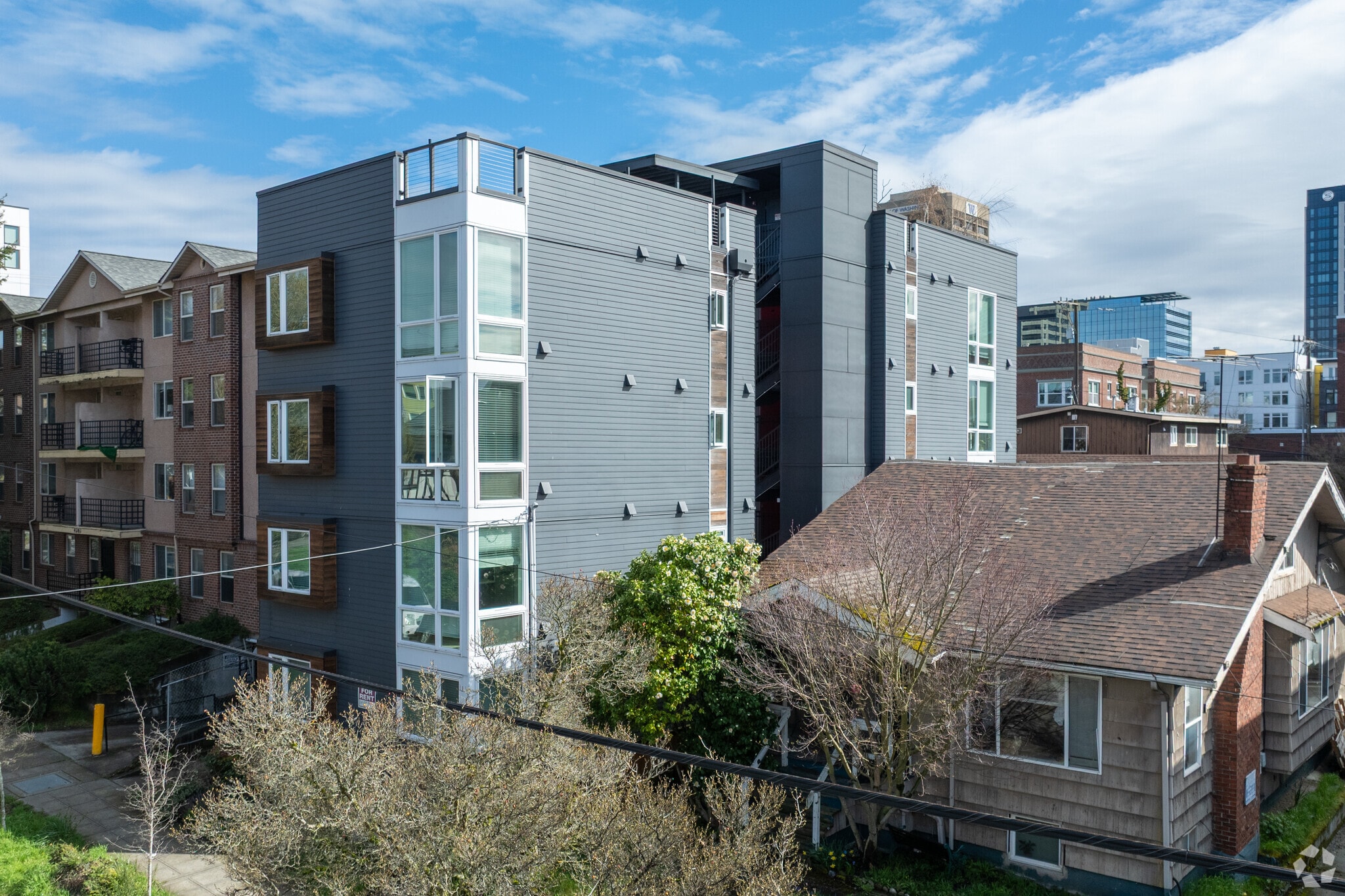 4252 8th Ave NE, Seattle, WA for sale Primary Photo- Image 1 of 6