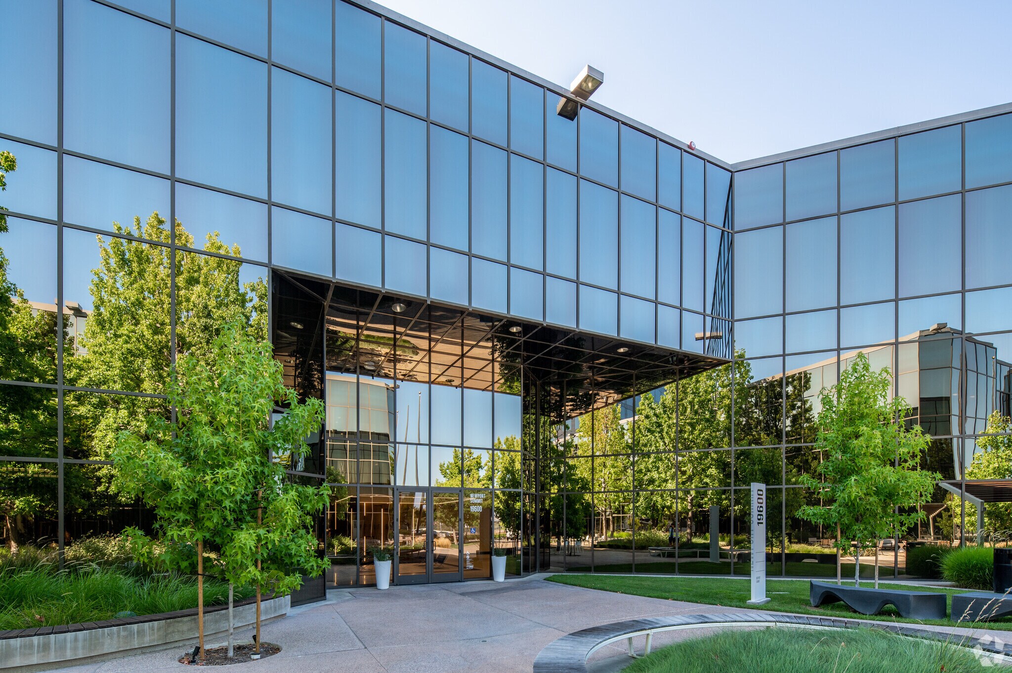 19600 Fairchild Rd, Irvine, CA 92612 Newport Summit