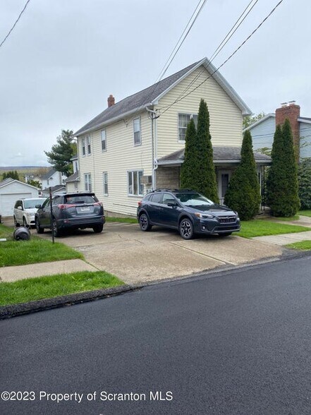 226 3rd St, Blakely, PA for sale - Primary Photo - Image 1 of 1