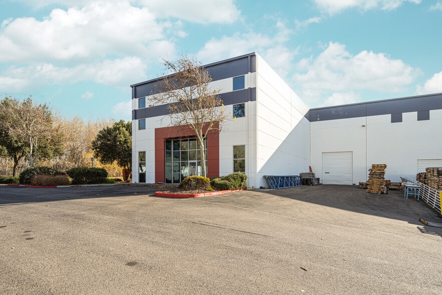 11960 S Harlan Rd, Lathrop, CA for lease - Building Photo - Image 2 of 16