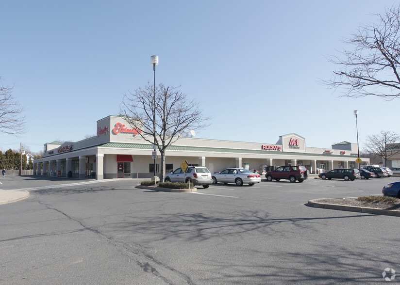 479-505 Newton St, South Hadley, MA for lease - Building Photo - Image 2 of 12